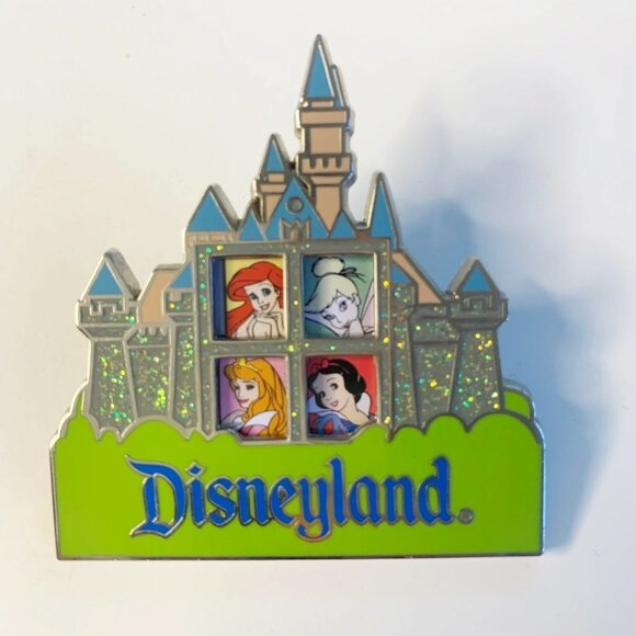 Disney Collectible Pin Princesses in Castle - Picture 1 of 6